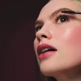 Тушь для ресниц: Maskara Clinique High-Fi Full Volume, оттенок 3 - чёрный HONEY — фото 4