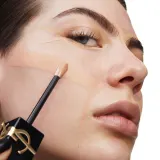 Корректор Yves Saint Laurent All Hours Concealer, оттенок LC2 — фото 3