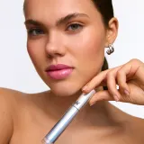 Блеск для губ WONDERSKIN WONDER BLADING TOP GLOSS, оттенок HOLOGRAPHIC — фото 2