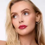 Блеск для губ WONDERSKIN WONDER BLADING TOP GLOSS, оттенок RED GLITTER — фото 2