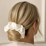 Poshyou Scrunchie Midi резинка для волос тканевая оттенок ecru, 1 шт — фото 2