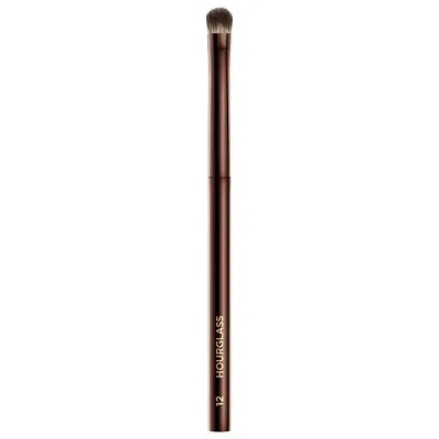 Кисть для теней Hourglass, 100 г