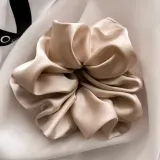 Poshyou Scrunchie Maxi резинка для волос тканевая оттенок sand, 1 шт — фото 1