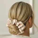 Poshyou Scrunchie Maxi резинка для волос тканевая оттенок sand, 1 шт — фото 2