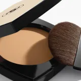 Пудра Chanel LES BEIGES HEALTHY GLOW SHEER POWDER LEKKI, NIEDOSTRZEGALNY PUDER POZWALAJACY STOPNIOWAC EFEKT, оттенок B40 — фото 3