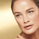 Тональный крем Estée Lauder Re-Nutriv Ultra Radiance Liquid Makeup SPF 20 — фото 7