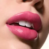 MAC Anything's Glossible Набор для губ: блеск-стик Amped и карандаш Edge To Edge, 1 шт — фото 5