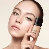 Armani Тональный крем жидкий с сиянием, 3.5 - 18 мл / 4 - 18 мл / 4.5 -18 мл / 5 -18 мл / 5.5 -18 мл — фото 3