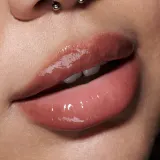 MAC Lipglass Air Блеск для губ, 5 мл, оттенок CASUAL — фото 2