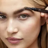 Hourglass Arch Карандаш для бровей, оттенок Auburn — фото 5