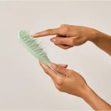 Tangle Teezer Ultimate Extra Gentle щетка для волос, оттенок Eucalyptus Green, 1 шт — фото 6