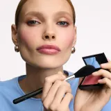 Inglot Универсальная кисть для макияжа из козьего ворса, для румян, бронзера, хайлайтера и пудры, 1 шт — фото 5