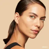 Крем-основа Bobbi Brown Skin Tint SPF 15, оттенок 2 - MEDIUM — фото 2