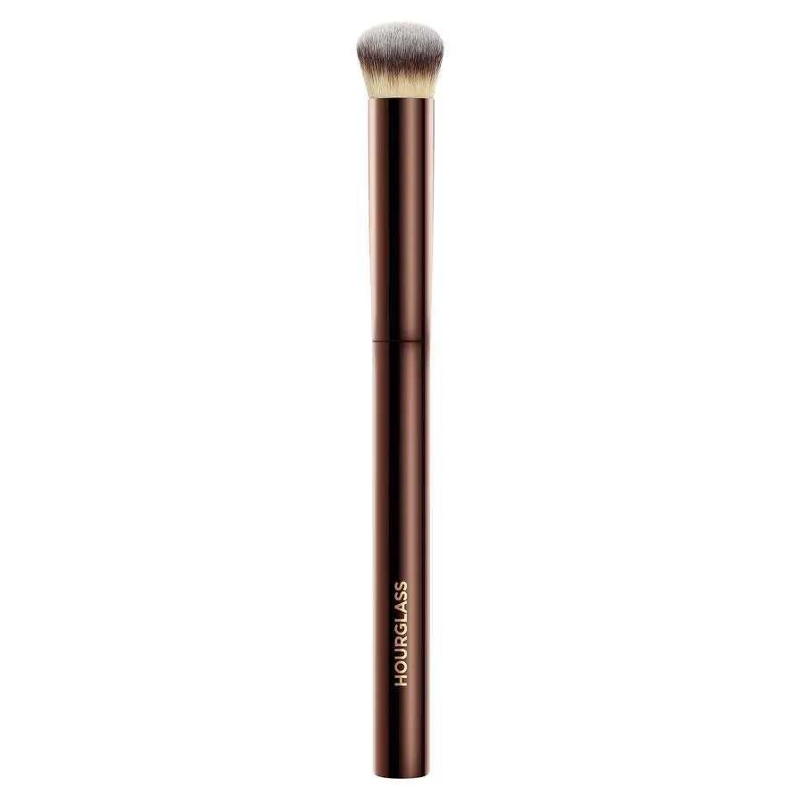 Hourglass Seamless Finish кисть для консилера в форме полумесяца, 1 шт