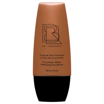 Тональный крем BE + Radiance Cucumber Water Matifying Foundation, оттенок 60 - DEEP / WARM. SALE