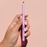 KimChi Chic Beauty YUM Lip Liners карандаш для губ кремовый, 1.8 г, оттенок BIG APPLE. SALE — фото 4