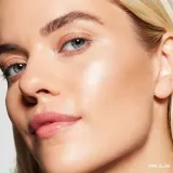 Хайлайтер Bobbi Brown Highlighting Powder, оттенок Pink Glow. SALE — фото 3