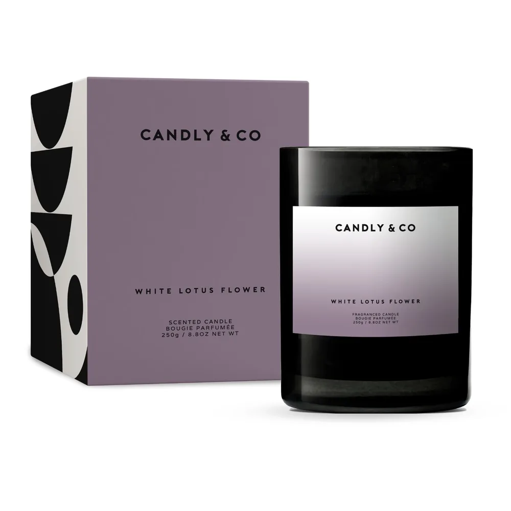 Свеча Candly&Co Swieca No.8 Kwiat Lotosu/Pizmo, 250 г