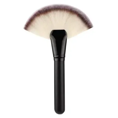 Кисть для пудры Technique Pro Large Fan Brush, 1 шт