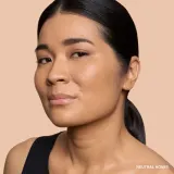 Тональный крем Bobbi Brown Weightless Skin Foundation SPF15, оттенок 30 - Neutral Honey — фото 5