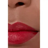 Помада для губ в стике Chanel ROUGE ALLURE L'EXTRAIT INTENSYWNA POMADKA. SKONCENTROWANY BLASK I PIELEGNACJA Z WYMIENNYM WKLADEM, оттенок 858 — фото 5