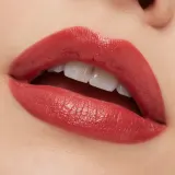 MAC MACximal сатиновая помада для губ, 3,5 г, оттенок BRICK-O-LA — фото 5