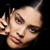 MAC Radiance 24HR Luminous Lift Concealer Корректор, 11 мл, оттенок NC40 — фото 4