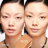 MAC Fix Fluid SPF 15 24HR Matte Foundation + Oil Control Тональный крем матирующий, оттенок NC25 — фото 3