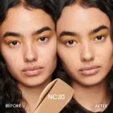 MAC Fix Fluid SPF 15 24HR Matte Foundation + Oil Control Тональный крем матирующий, оттенок NC30 — фото 5