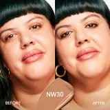 MAC Fix Fluid SPF 15 24HR Matte Foundation + Oil Control Тональный крем матирующий, оттенок NW30 — фото 2