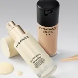 MAC Fix Fluid SPF 15 24HR Matte Foundation + Oil Control Тональный крем матирующий, оттенок NW50 — фото 5