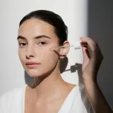 SKIN1004 Tone Brightening осветляющая ампульная сыворотка, 100 мл — фото 2