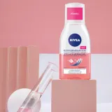 NIVEA двухфазное средство для снятия макияжа с глаз ухаживающее, для водостойкой туши и чувствительных глаз, с витамином C 125 мл — фото 2