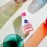 NIVEA двухфазное средство для снятия макияжа с глаз ухаживающее, для водостойкой туши и чувствительных глаз, с витамином C 125 мл — фото 4