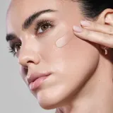 ARTDECO Wonder Blur Mousse тональный мусс для лица с матовым финишем, оттенок PERFECT BLUR, 25 мл — фото 3