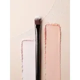 Laura Mercier Secret Brightening Powder Brush кисть для пудры под глаза 1 шт — фото 3