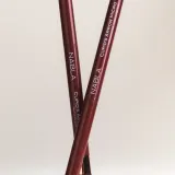 Nabla Cupid's Arrow Micro Eyeliner карандаш для глаз с ультратонким грифелем, дорожный формат, 0,075 г, оттенок RED FOLIAGE - Travel Size — фото 4