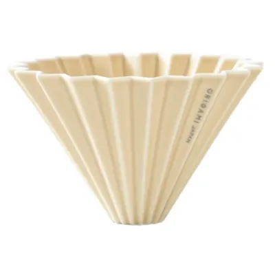 Керамический дриппер Origami Dripper M, бежевый матовый