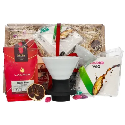 Подарочный набор — заварочник Hario Immersion V60-02 и кофе LaCava Juicy Bru