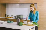 Доска разделочная бамбуковая BergHOFF LEO Balance с подставкой для планшета, двусторонняя, с желобком для сока — фото 4