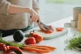 Нож универсальный с зубчатым лезвием BergHOFF Leo Balance 11,5 см, антипригарное покрытие, с чехлом — фото 2