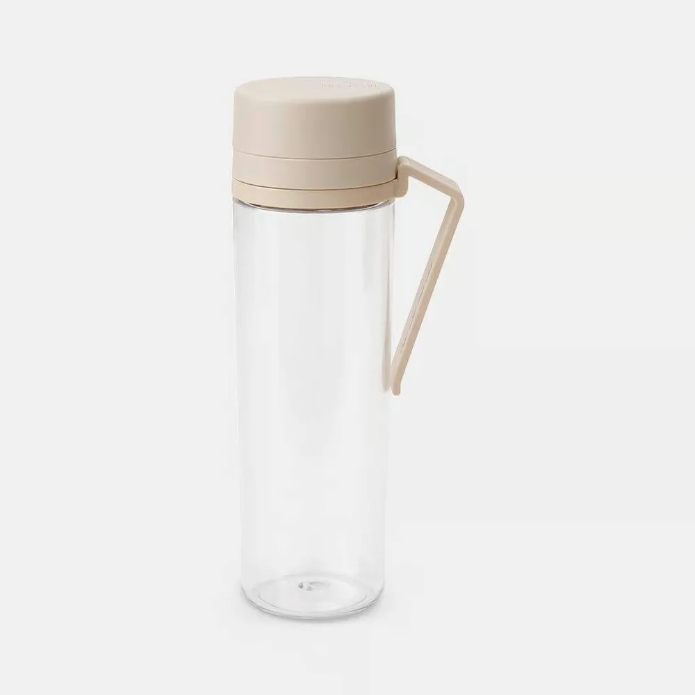 Бутылка для воды Brabantia Make & Take 0,5 л с ситечком для фруктов и трав, пластик, мягкий бежевый Soft Beige