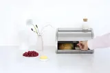 Хлебница выпуклая средняя Brabantia, матовая нержавеющая сталь, 31.5 см, серебристая — фото 2