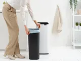 Мусорное ведро Brabantia Bo Touch Bin 30 л, сталь, Soft Touch, белое — фото 7