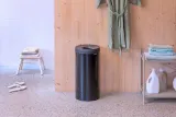 Корзина для белья Brabantia 35 л, чёрная матовая, с хлопковым мешком — фото 6