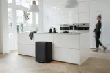 Мусорное ведро с педалью Brabantia Bo 2x30 л двухкамерное чёрное матовое — фото 5