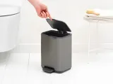 Мусорное ведро с педалью Brabantia Bo 4 л платиновое — фото 4