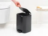 Мусорное ведро с педалью Brabantia Bo 7 л чёрное — фото 5
