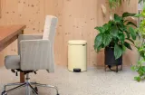 Педальное мусорное ведро Brabantia NewIcon 12 л, Mellow Yellow, жёлтый — фото 5