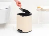 Мусорное ведро с педалью Brabantia Bo 7 л Soft Beige — фото 6
